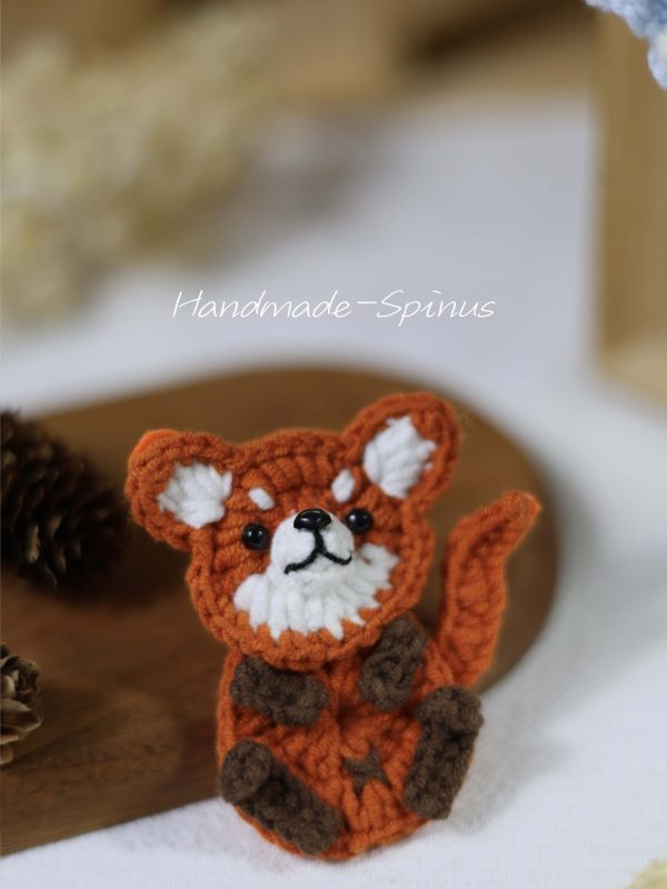 Handmade-Spinus Crochet Knit Fox Brooch